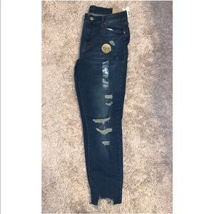 Aeropostale Seriously Stretchy Jeggings Distressed